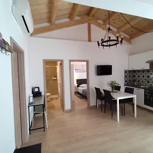 https://apartman-marinac.in-istria.net